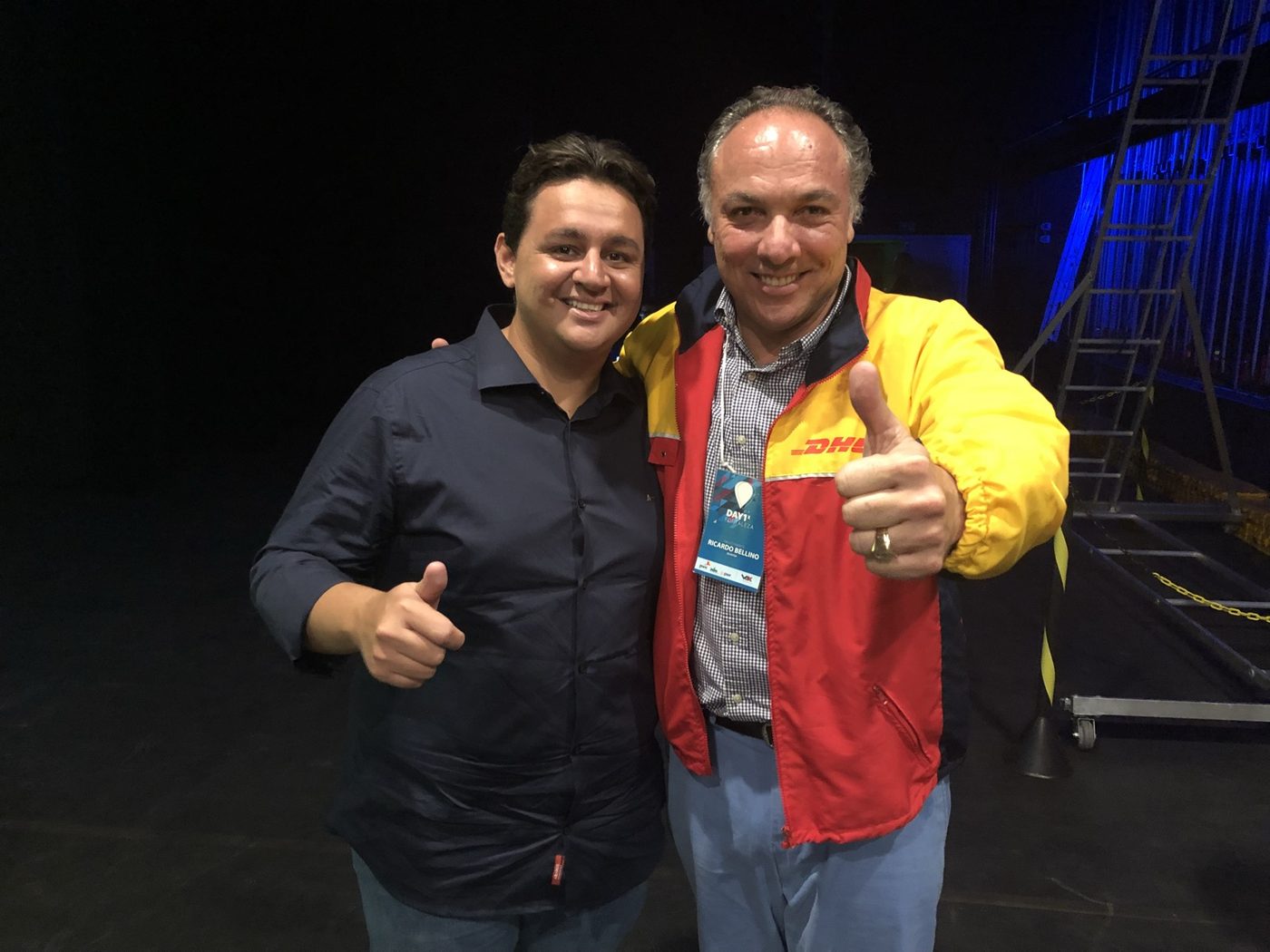 Marcelo Pimentel com Ricardo Bellino nos bastidores do Day1 Fortaleza