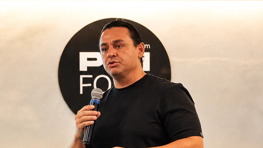 Marcelo Pimentel falando na convenção do Grupo Pim Food